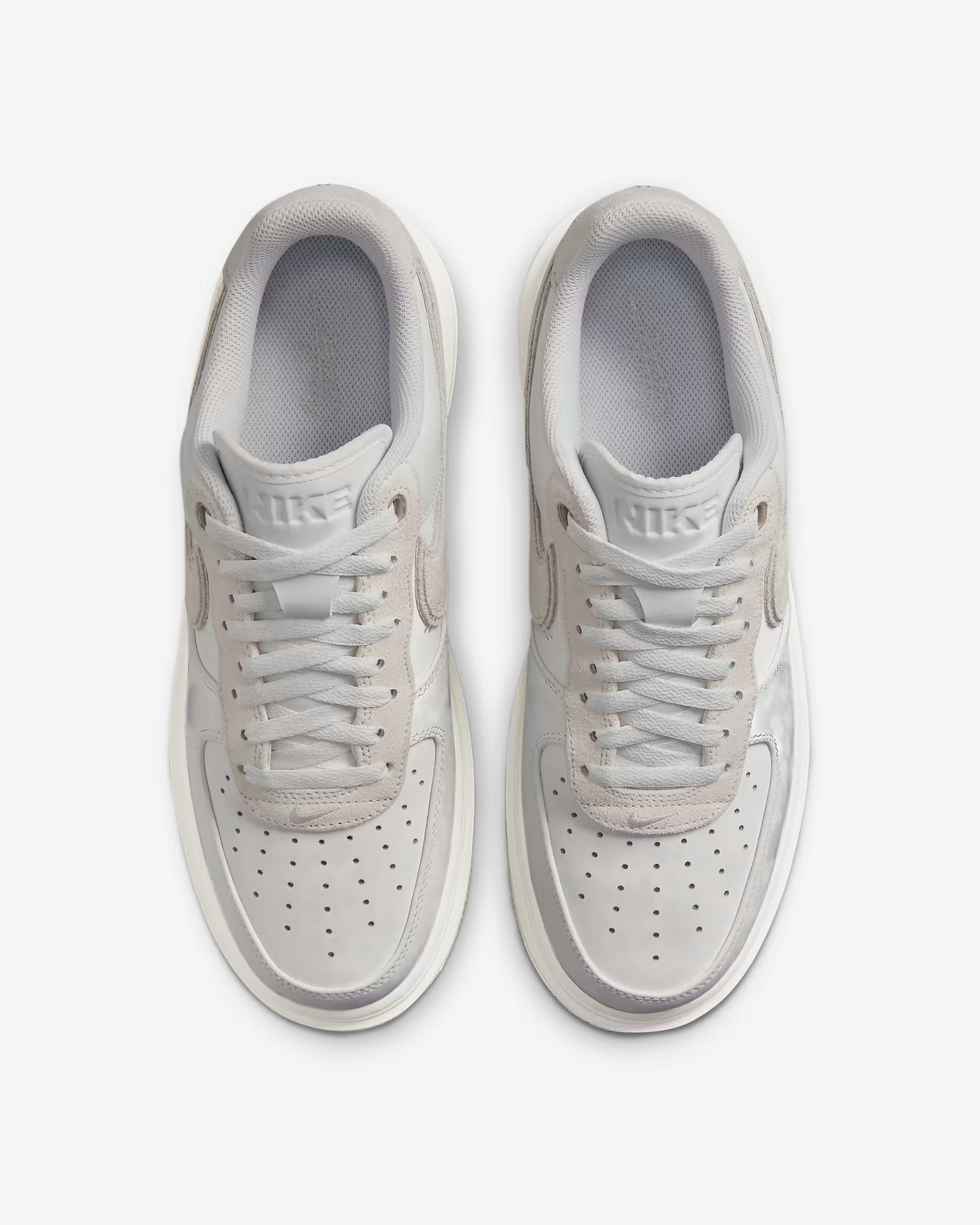 Nike Air Force 1 Luxe